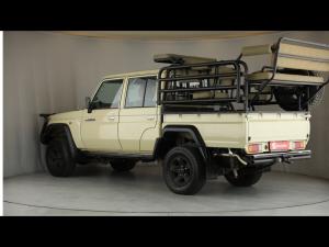 Toyota Land Cruiser 79 4.5D-4D V8 double cab LX - Image 21