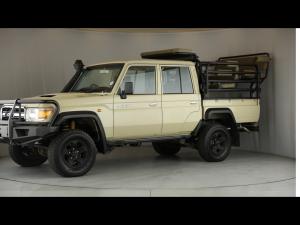 Toyota Land Cruiser 79 4.5D-4D V8 double cab LX - Image 23