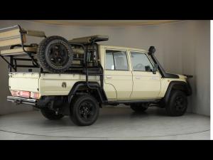 Toyota Land Cruiser 79 4.5D-4D V8 double cab LX - Image 2