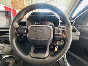 Toyota Hilux 2.8GD-6 double cab SRX 4x4 - Image 8