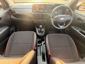 Hyundai Grand i10 1.0 Premium hatch - Image 6