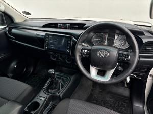 Toyota Hilux 2.4GD-6 single cab 4x4 Raider manual - Image 6