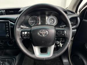 Toyota Hilux 2.4GD-6 single cab 4x4 Raider manual - Image 8