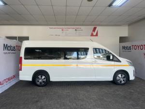 Toyota Quantum 2.8 SLWB bus 14-seater GL manual - Image 3