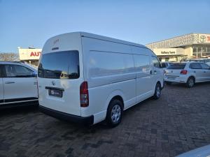 Toyota Quantum 2.7 S-Long panel van - Image 2