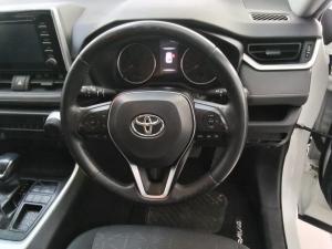 Toyota RAV4 2.0 GX auto - Image 8