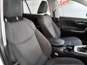 Toyota RAV4 2.0 GX auto - Image 15