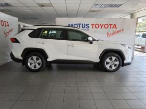 Toyota RAV4 2.0 GX auto - Image 3