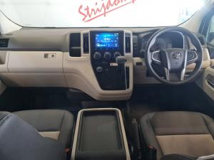 Toyota Quantum 2.8 SLWB bus 14-seater GL auto - Image 6