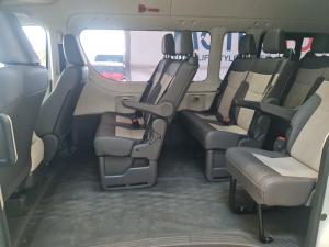 Toyota Quantum 2.8 SLWB bus 14-seater GL auto - Image 17