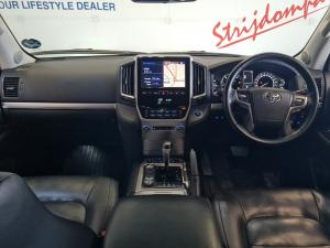 Toyota Land Cruiser 200 4.5D-4D V8 VX-R - Image 6