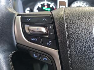 Toyota Land Cruiser 200 4.5D-4D V8 VX-R - Image 9