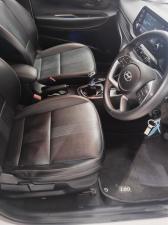 Hyundai i20 1.0T Fluid manual - Image 12