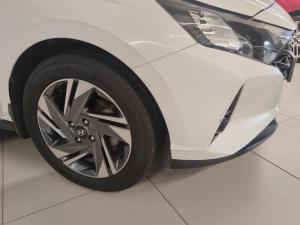 Hyundai i20 1.0T Fluid manual - Image 9