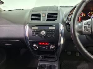 Suzuki SX4 2.0 4x4 - Image 10