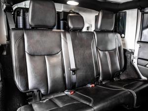 Jeep Wrangler Unlimited 3.6L Polar Edition - Image 11