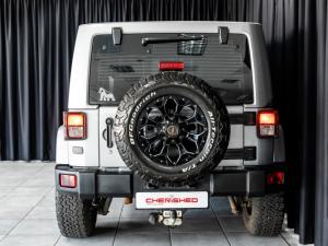 Jeep Wrangler Unlimited 3.6L Polar Edition - Image 4
