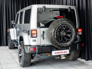 Jeep Wrangler Unlimited 3.6L Polar Edition - Image 5