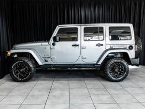 Jeep Wrangler Unlimited 3.6L Polar Edition - Image 6