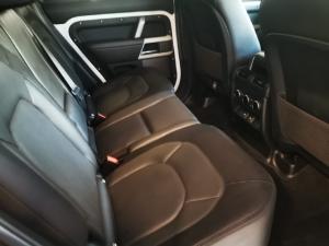 Land Rover Defender 110 D300 X-Dynamic HSE - Image 5