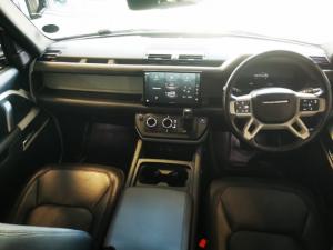 Land Rover Defender 110 D300 X-Dynamic HSE - Image 6