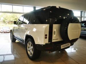 Land Rover Defender 110 D300 X-Dynamic HSE - Image 7
