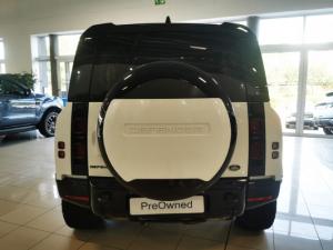 Land Rover Defender 110 D300 X-Dynamic HSE - Image 8
