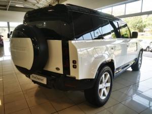 Land Rover Defender 110 D300 X-Dynamic HSE - Image 9