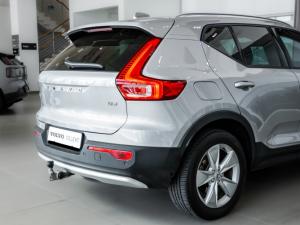 Volvo XC40 B3 Essential - Image 10
