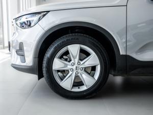 Volvo XC40 B3 Essential - Image 13