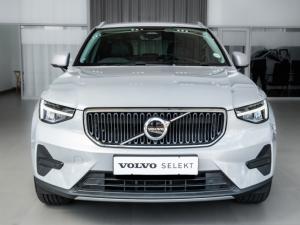 Volvo XC40 B3 Essential - Image 2