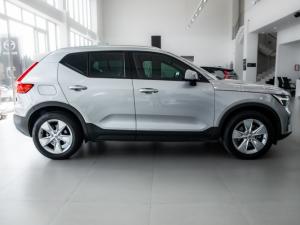 Volvo XC40 B3 Essential - Image 3