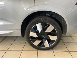 Volvo XC60 B5 AWD Plus Dark - Image 9