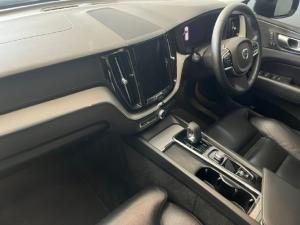Volvo XC60 B5 AWD Plus Dark - Image 6