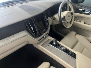 Volvo XC60 B5 AWD Plus Dark - Image 7