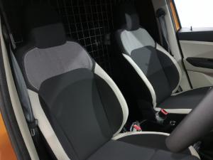 Renault Triber 1.0 Express panel van - Image 8