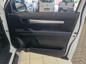 Toyota Hilux 2.4GD-6 Xtra cab Raider manual - Image 11