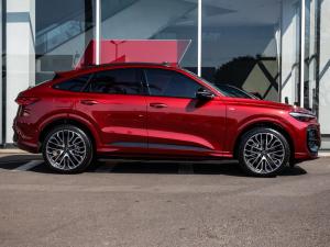 Audi Q5 Sportback TDI quattro S line Black - Image 3