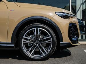Audi Q5 Sportback TFSI quattro S line Black - Image 2