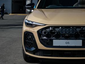 Audi Q5 Sportback TFSI quattro S line Black - Image 4