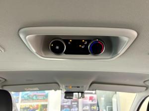 Volkswagen Transporter 2.0TDI Kombi SWB Life - Image 10