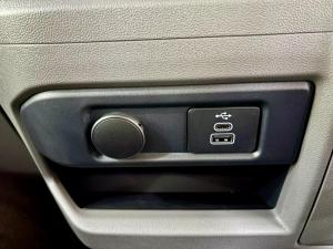 Volkswagen Transporter 2.0TDI Kombi SWB Life - Image 14
