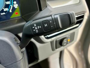 Volkswagen Transporter 2.0TDI Kombi SWB Life - Image 5