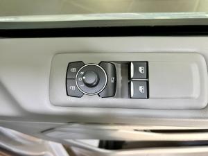 Volkswagen Transporter 2.0TDI Kombi SWB Life - Image 9