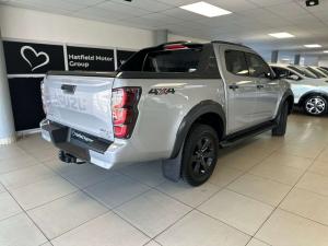 Isuzu D-Max 3.0TD double cab V-Cross 4x4 - Image 7