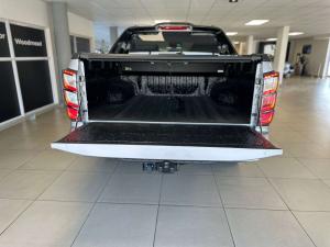 Isuzu D-Max 3.0TD double cab V-Cross 4x4 - Image 9