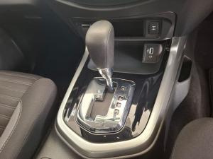 Nissan Navara 2.5DDTi double cab SE Plus auto - Image 7