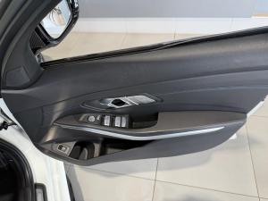 BMW 318i M Sport Launch Edition automatic - Image 10
