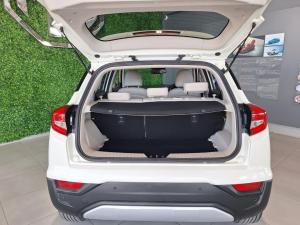Mahindra XUV300 1.5TD W8 - Image 7