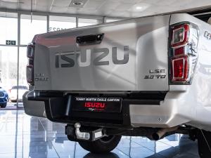 Isuzu D-Max 3.0TD double cab LSE 4x4 - Image 12